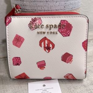 NWT- Kate Spade Small Cameron I-zip Bifold
Wallet♠️